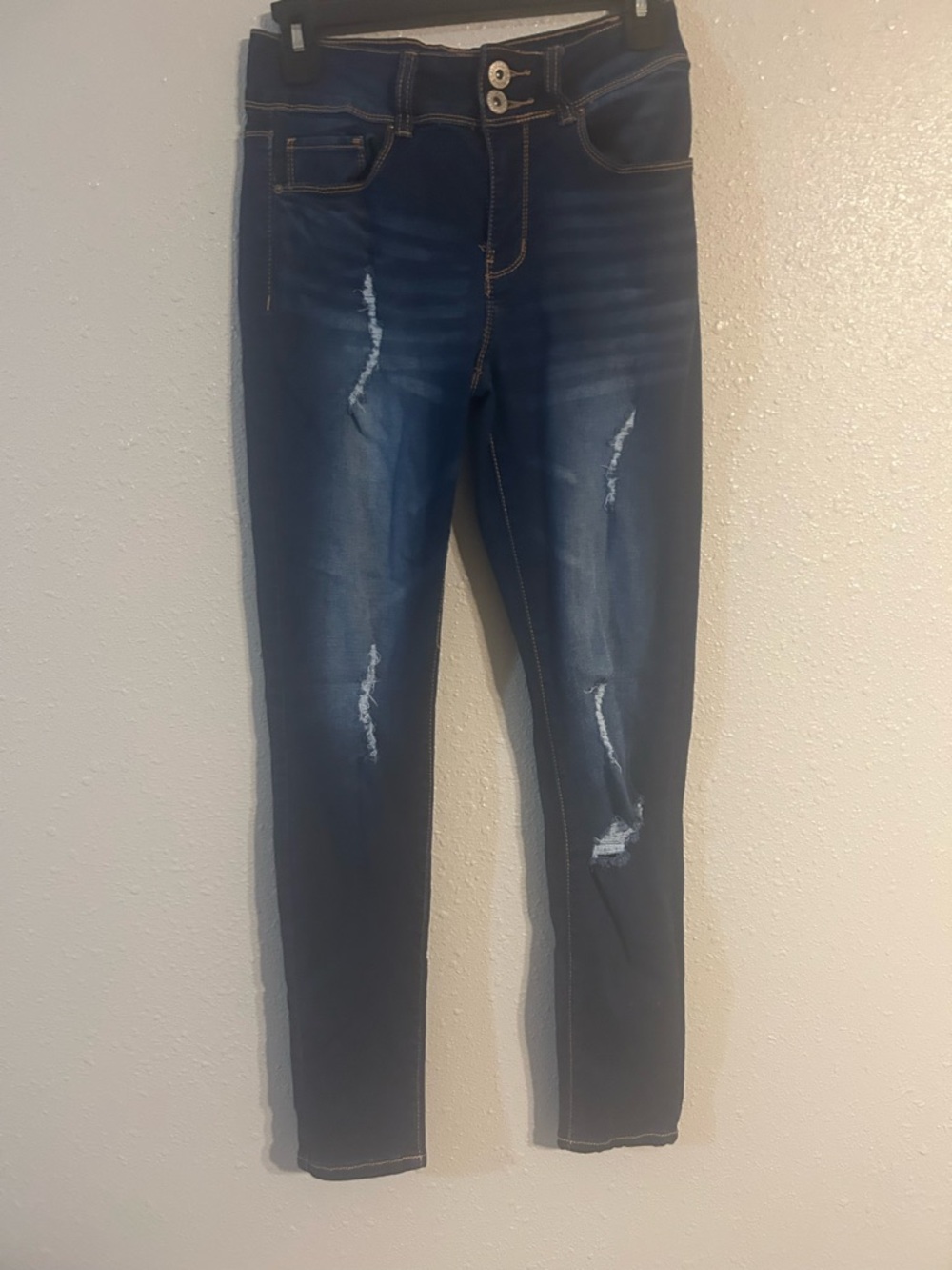 California Vintage Women’s Dark Blue Distressed Skinny Jeans Sz 7 Like New